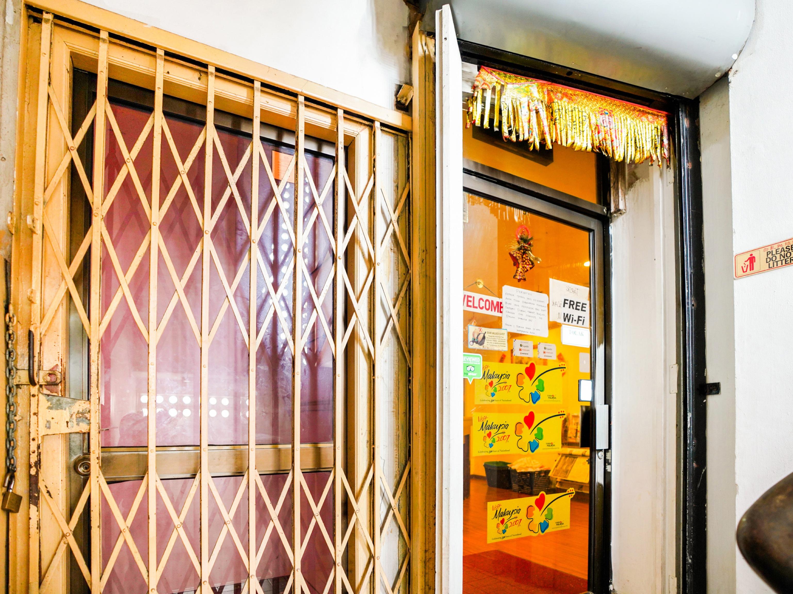 Oyo 89625 Bilton Inn كوتا كينابالو المظهر الخارجي الصورة